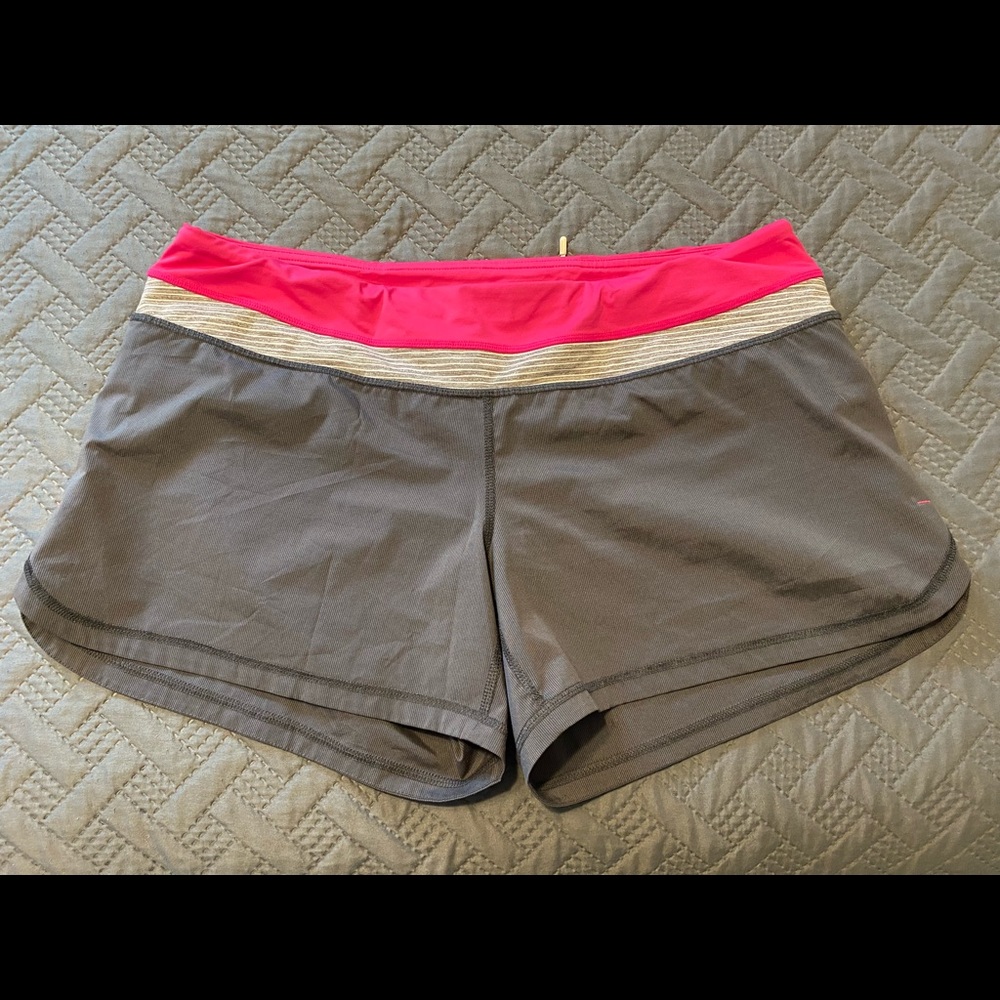 Lululemon Shorts 4 in